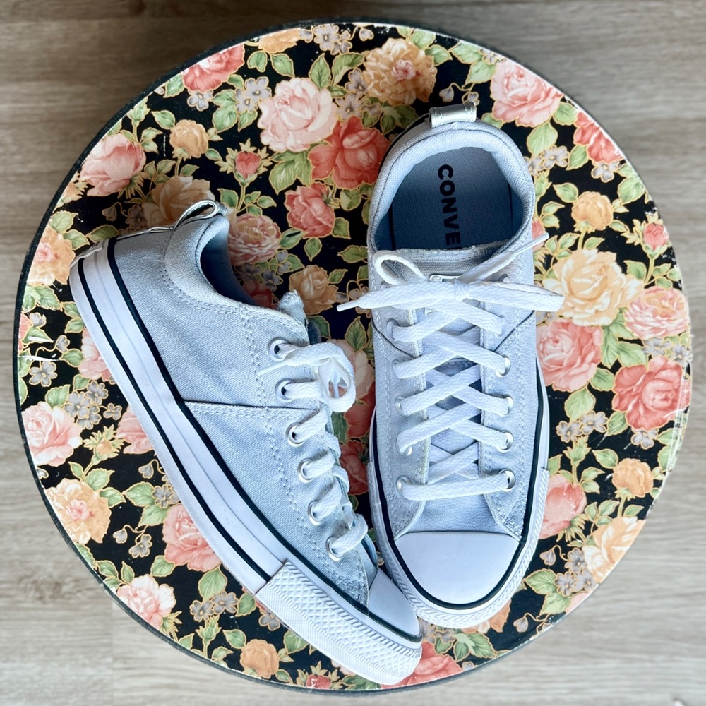 Converse Madison Low Top Canvas Sneakers in Light Gray (Size 9 US Women’s)